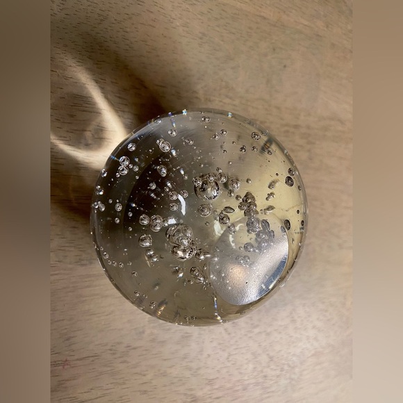Vintage Murano Style Clear Art Glass Round Paperweight With Bubbles 1.9 Lb‎ - Picture 3 of 5